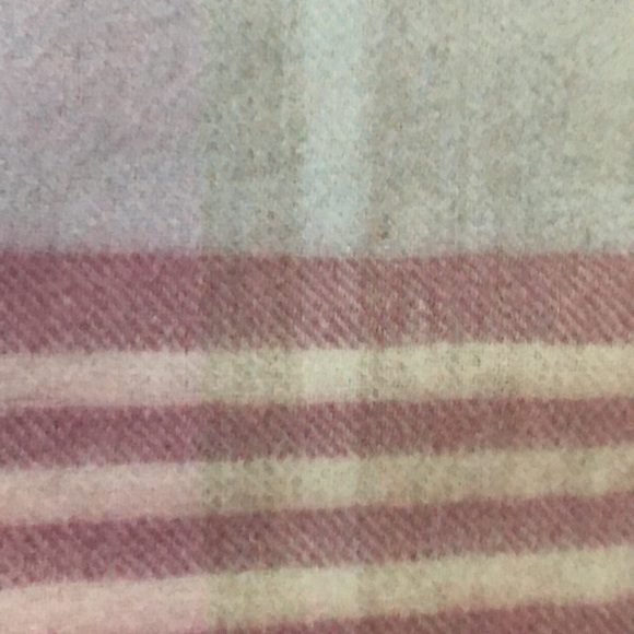 Highland House Lambswool Cashmere A Touch of Cashmere Plaid Scarf - Picture 8 of 11